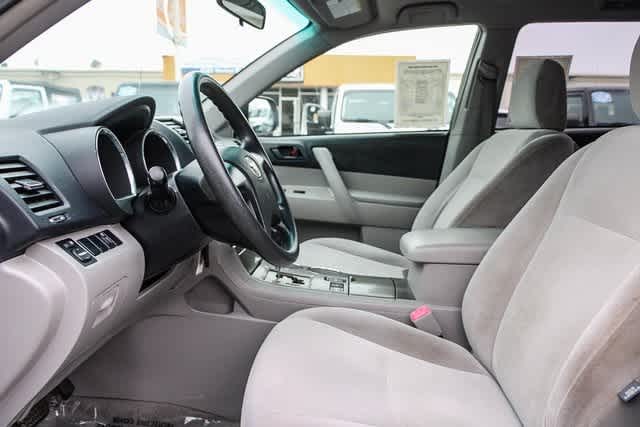 2010 Toyota Highlander Base 19