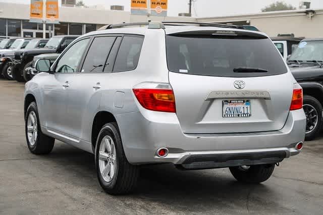 2010 Toyota Highlander Base 8