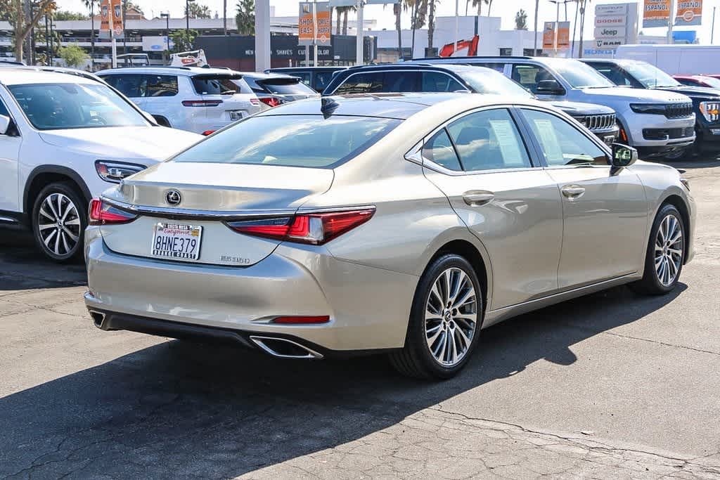 2019 Lexus ES  4