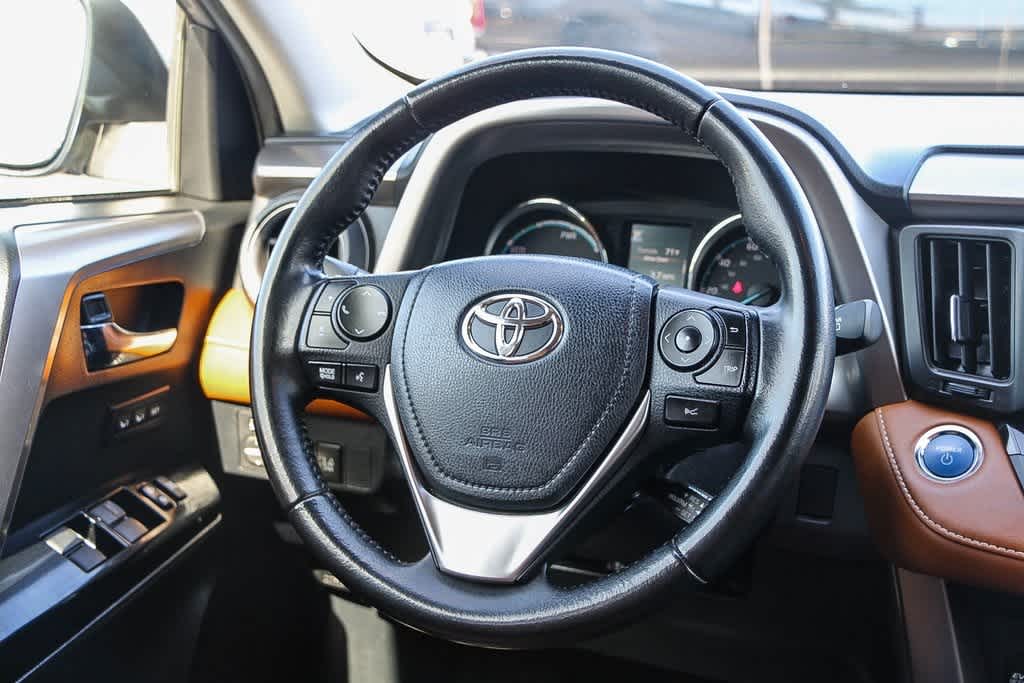 2018 Toyota RAV4 Hybrid Limited 16