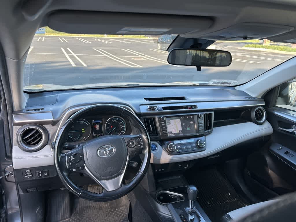 2018 Toyota RAV4 Hybrid XLE 23