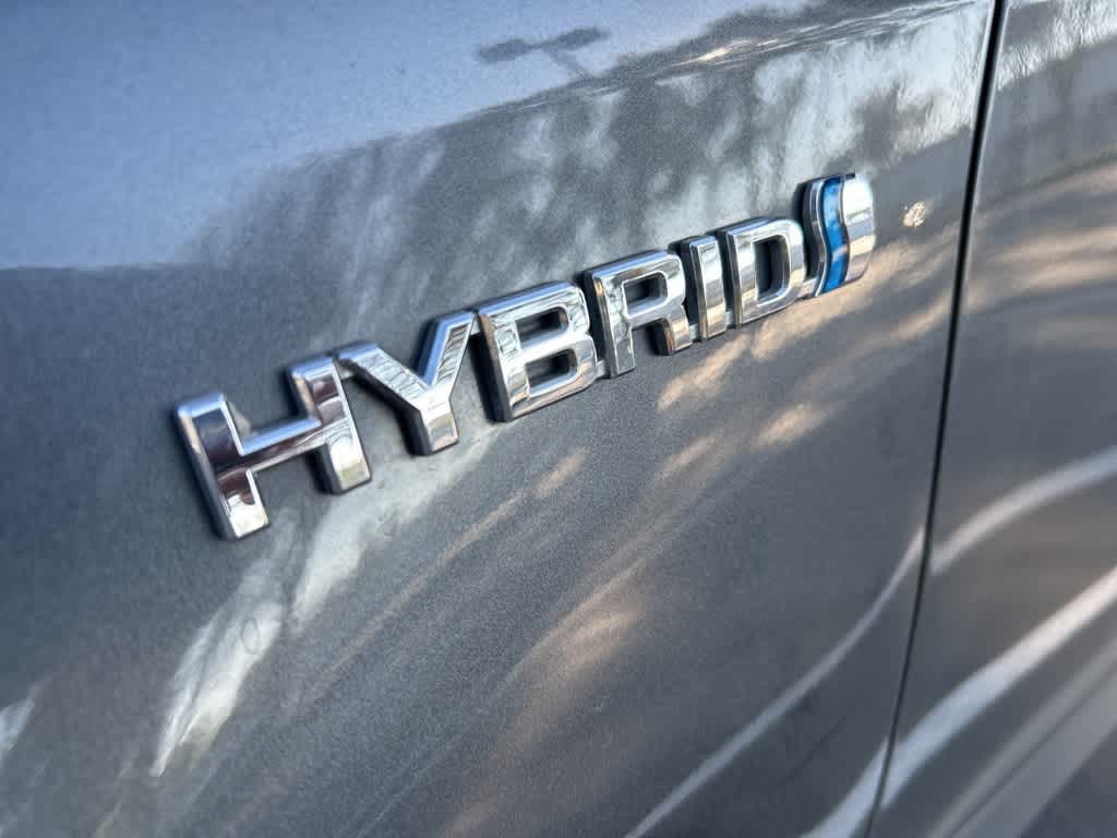 2018 Toyota RAV4 Hybrid XLE 11