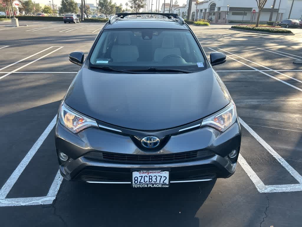 2018 Toyota RAV4 Hybrid XLE 8