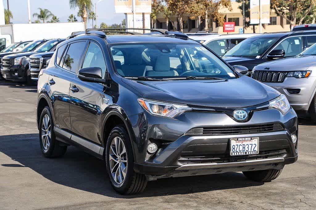 2018 Toyota RAV4 Hybrid XLE 5