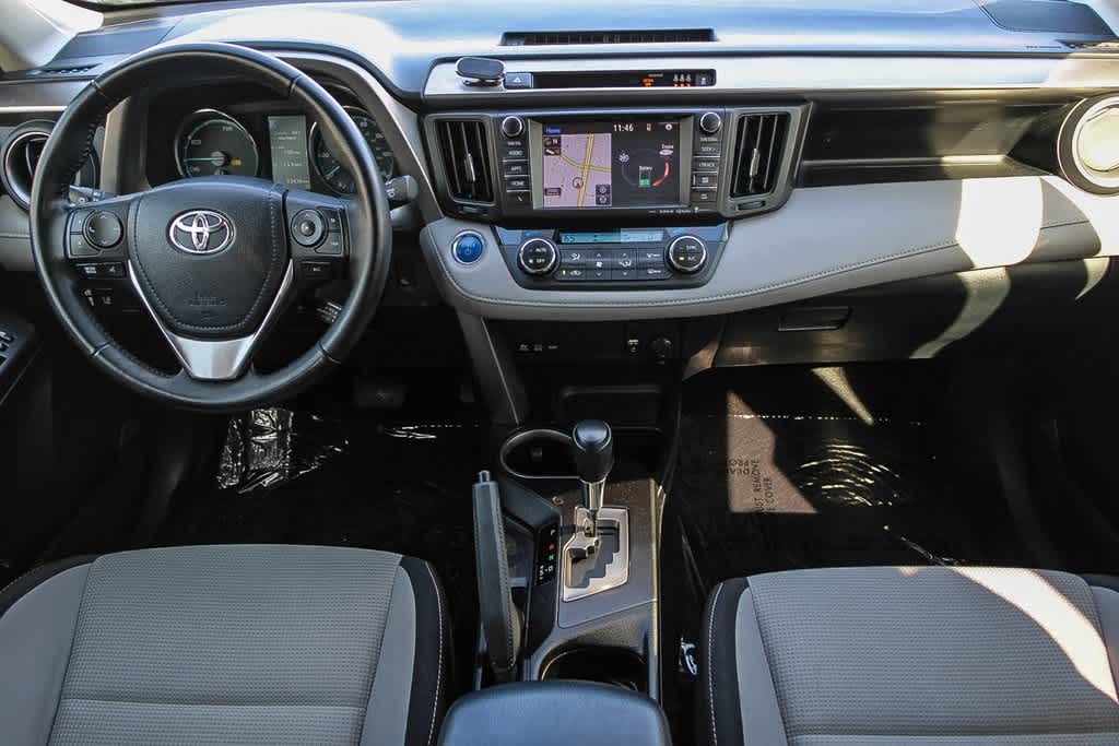 2018 Toyota RAV4 Hybrid XLE 11