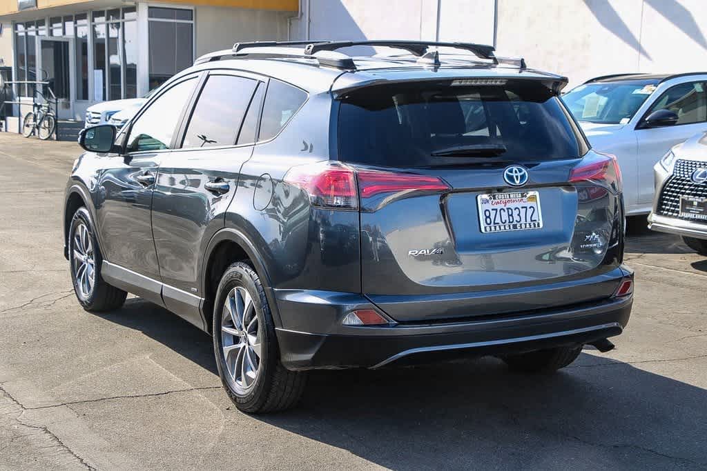 2018 Toyota RAV4 Hybrid XLE 2