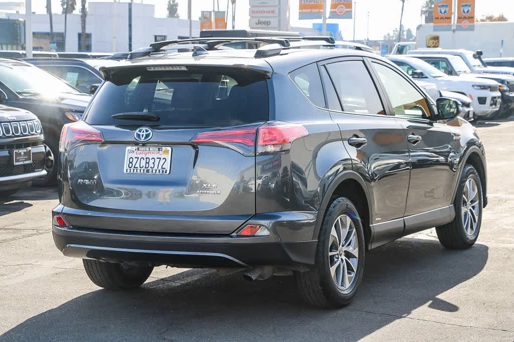 2018 Toyota RAV4 Hybrid XLE 4