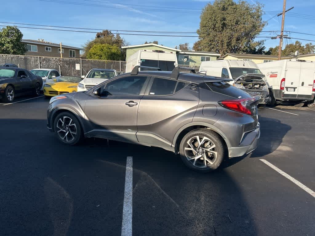 2020 Toyota C-HR XLE 2