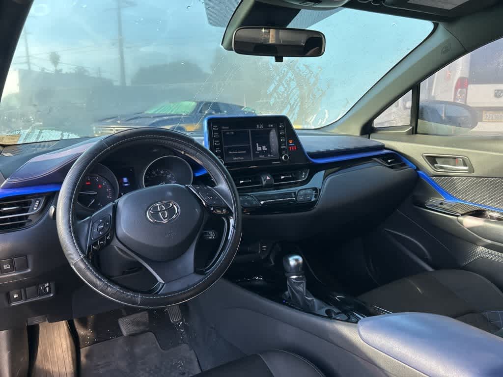 2020 Toyota C-HR XLE 22