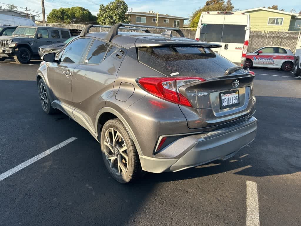 2020 Toyota C-HR XLE 3