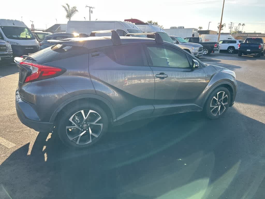 2020 Toyota C-HR XLE 6