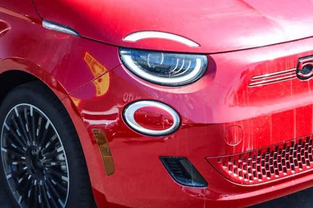 2024 FIAT 500e INSPI(RED) 4