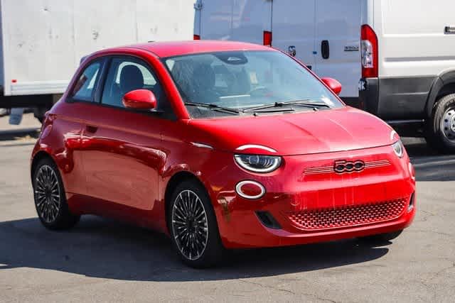 2024 FIAT 500e INSPI(RED) 3