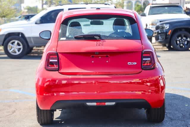 2024 FIAT 500e INSPI(RED) 7