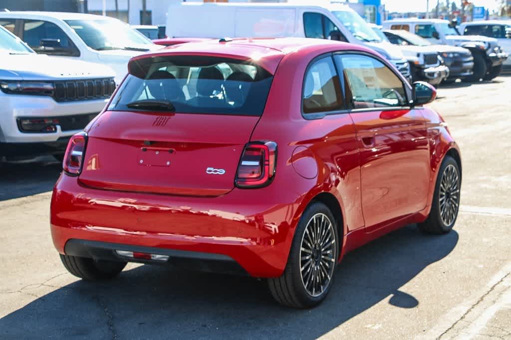 2024 FIAT 500e INSPI(RED) 4