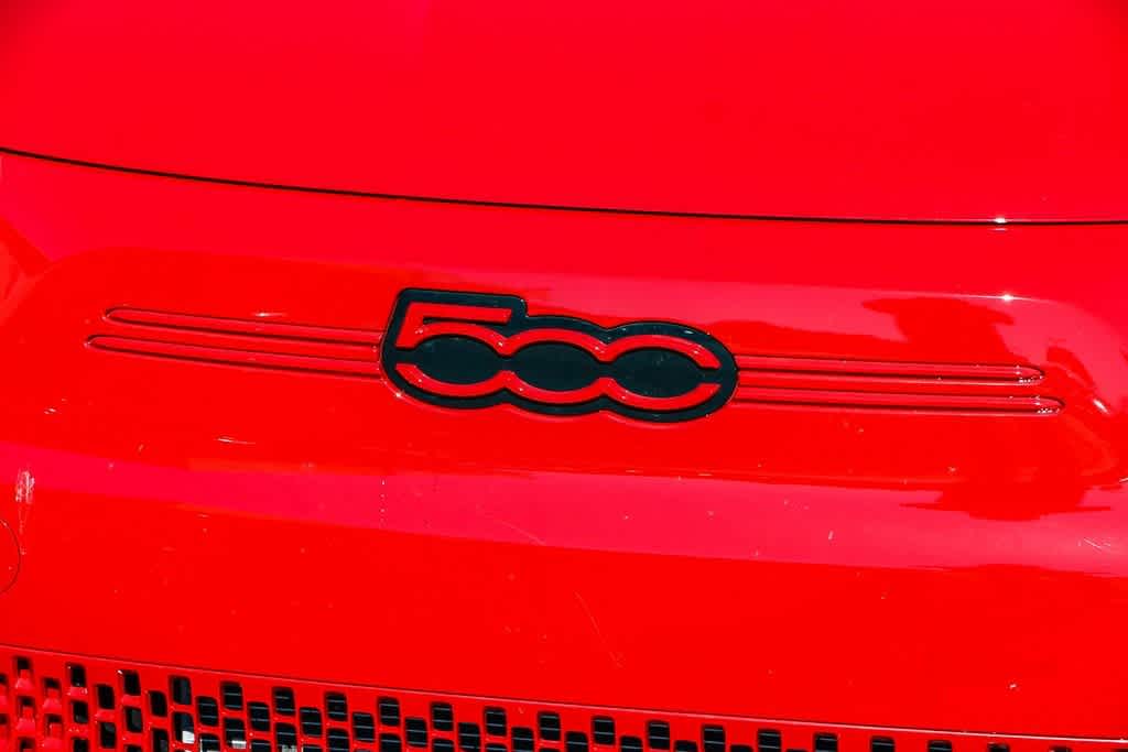 2024 FIAT 500e INSPI(RED) 8