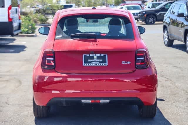 2024 FIAT 500e INSPI(RED) 7