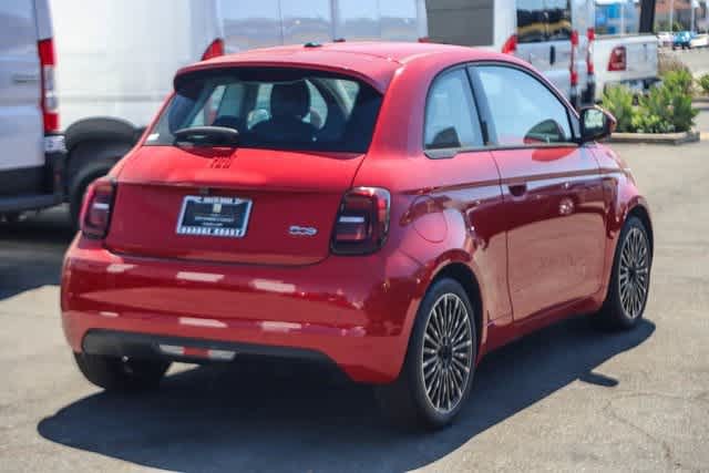 2024 FIAT 500e INSPI(RED) 6