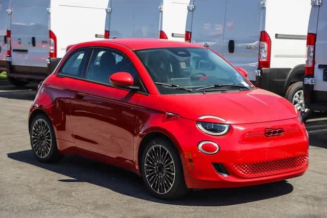 2024 FIAT 500e INSPI(RED) 3