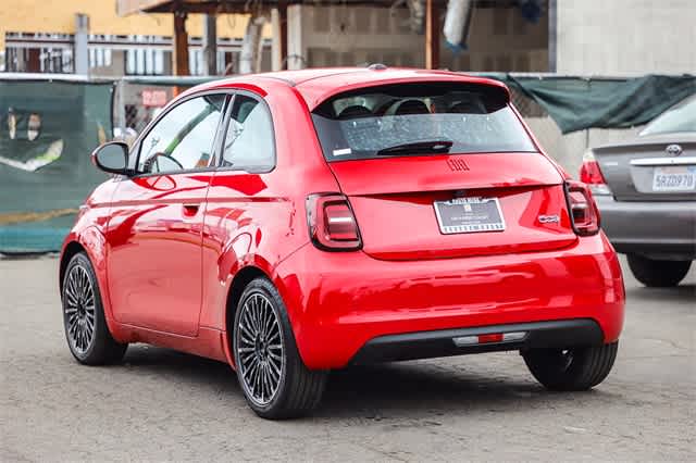 2024 FIAT 500e INSPI(RED) 8