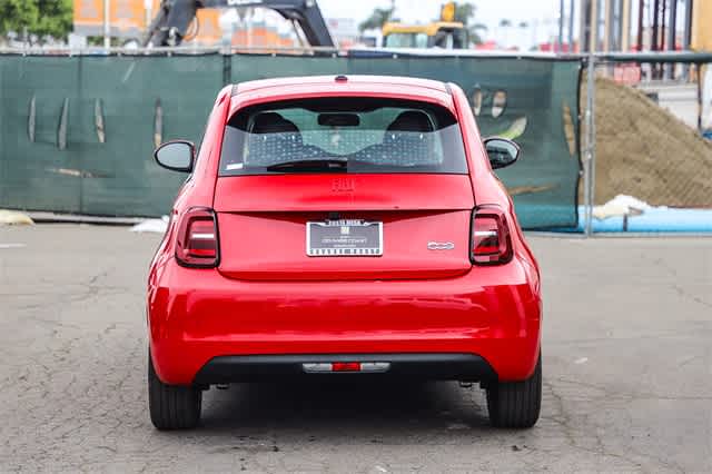 2024 FIAT 500e INSPI(RED) 7