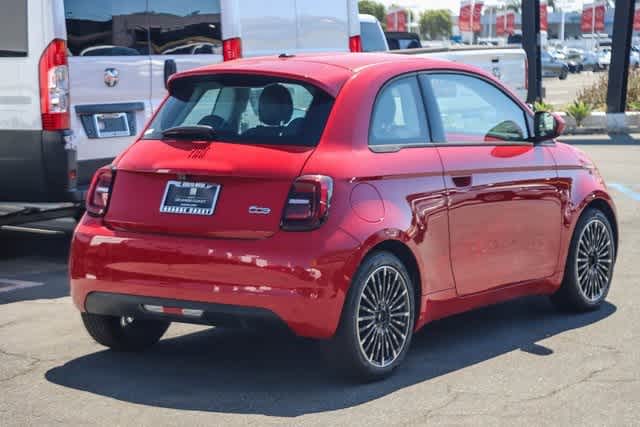 2024 FIAT 500e INSPI(RED) 6