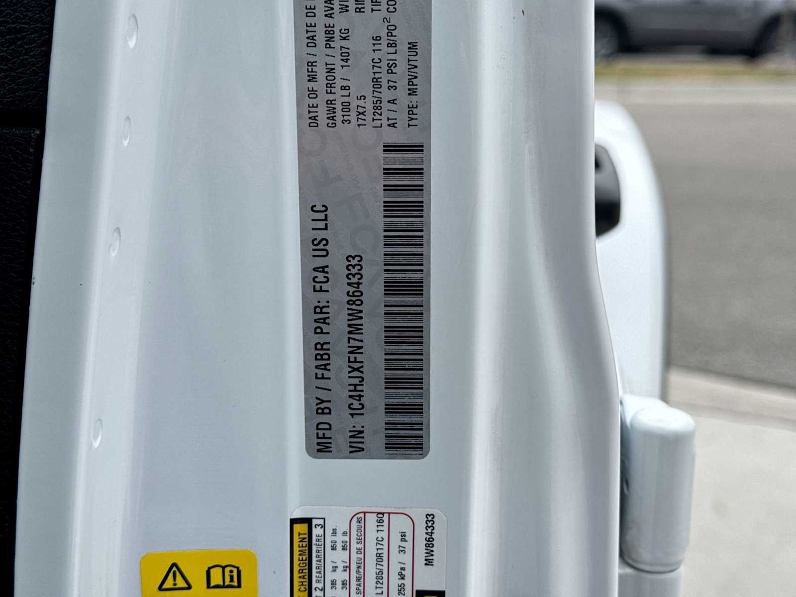 View vehicle photo 7