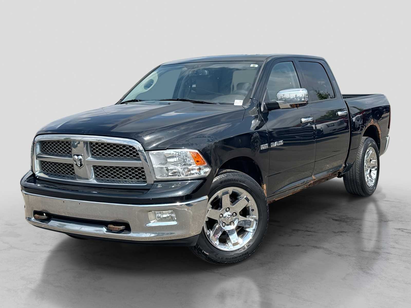 Brilliant Black Pearl 2009 Dodge RAM 1500 Pickup Truck Four-Wheel Drive 5-Speed Automatic
