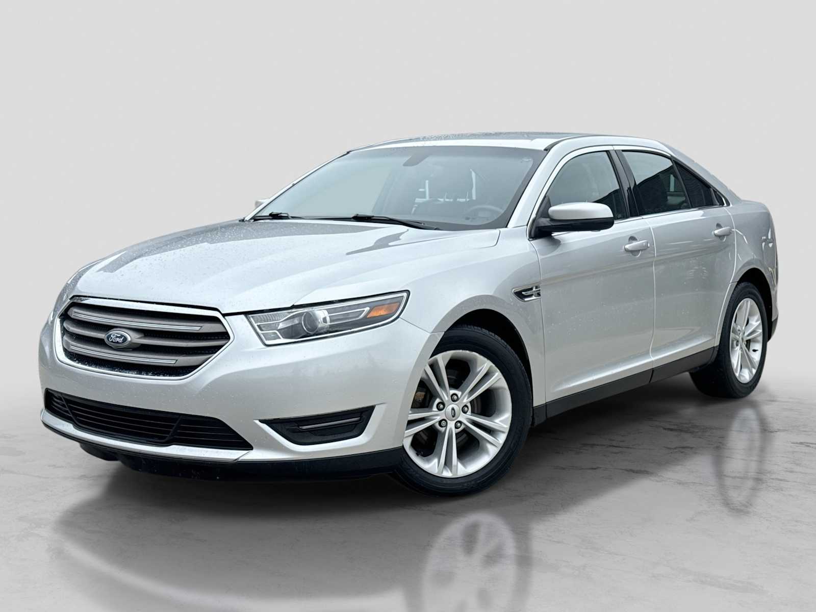 Ingot Silver Metallic 2018 Ford Taurus Sedan All-Wheel Drive 6-Speed Automatic