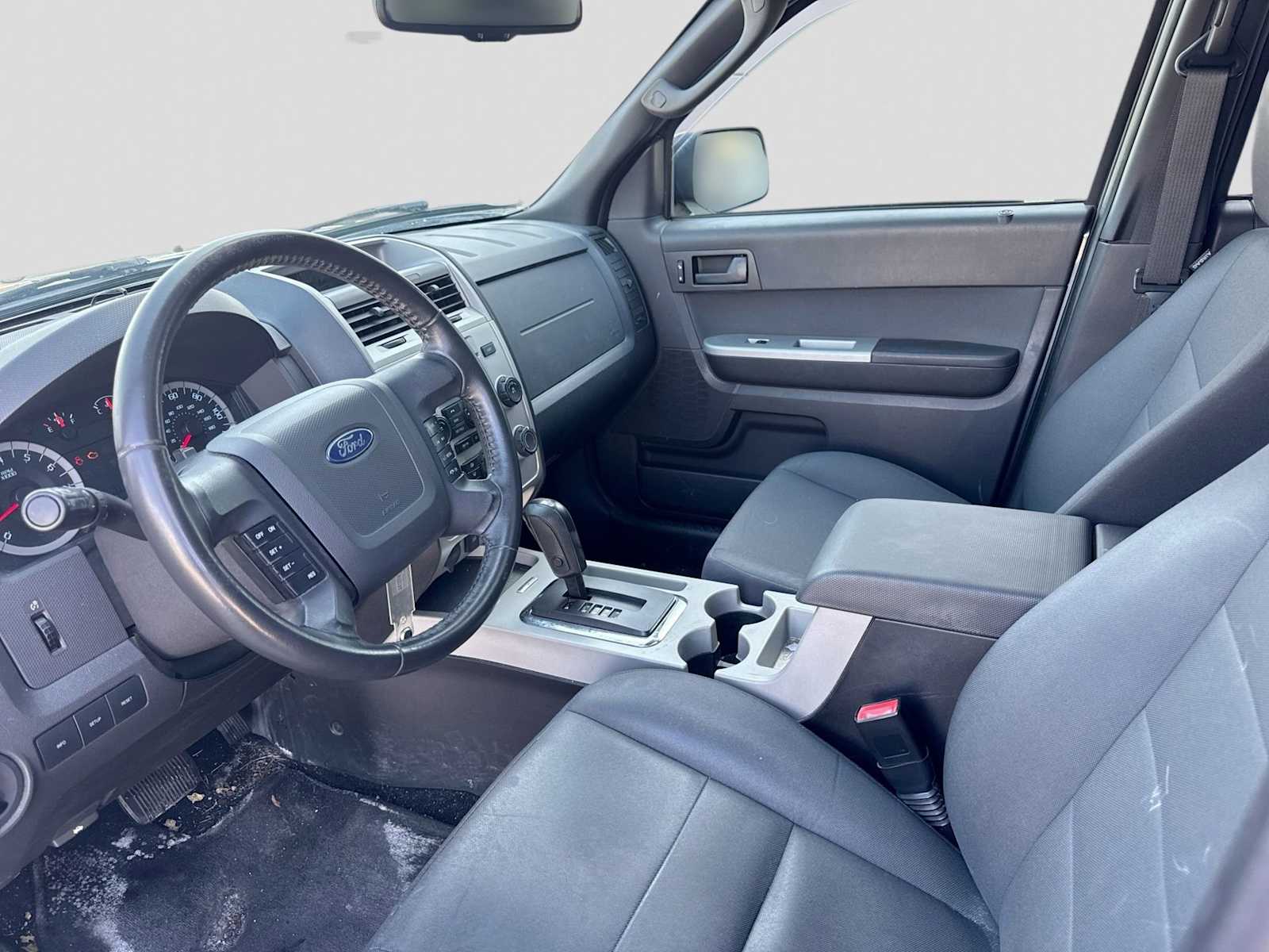 View vehicle photo 2