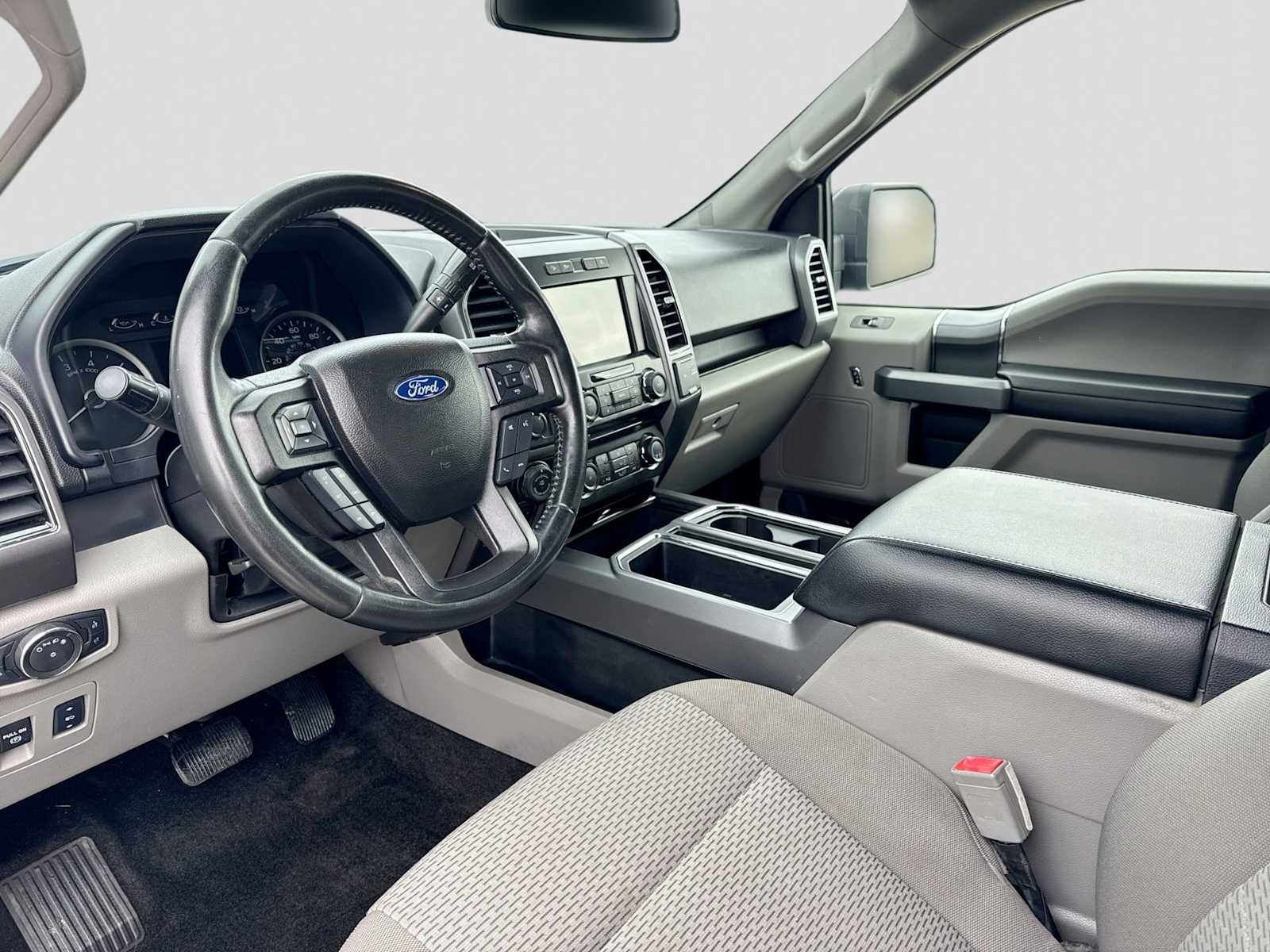 View vehicle photo 2