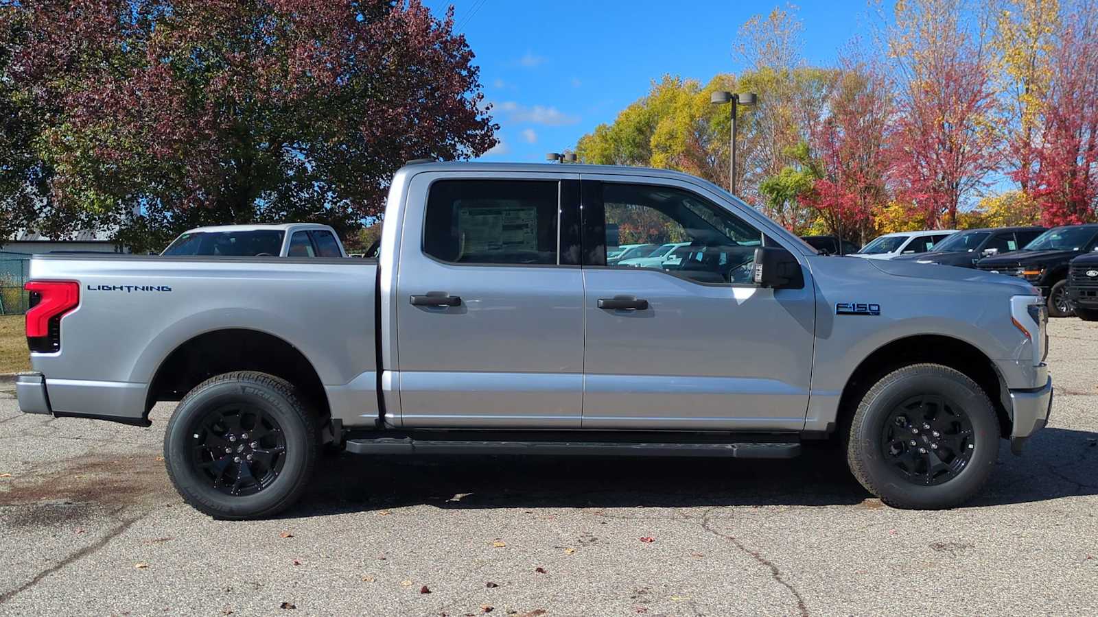View vehicle photo 6