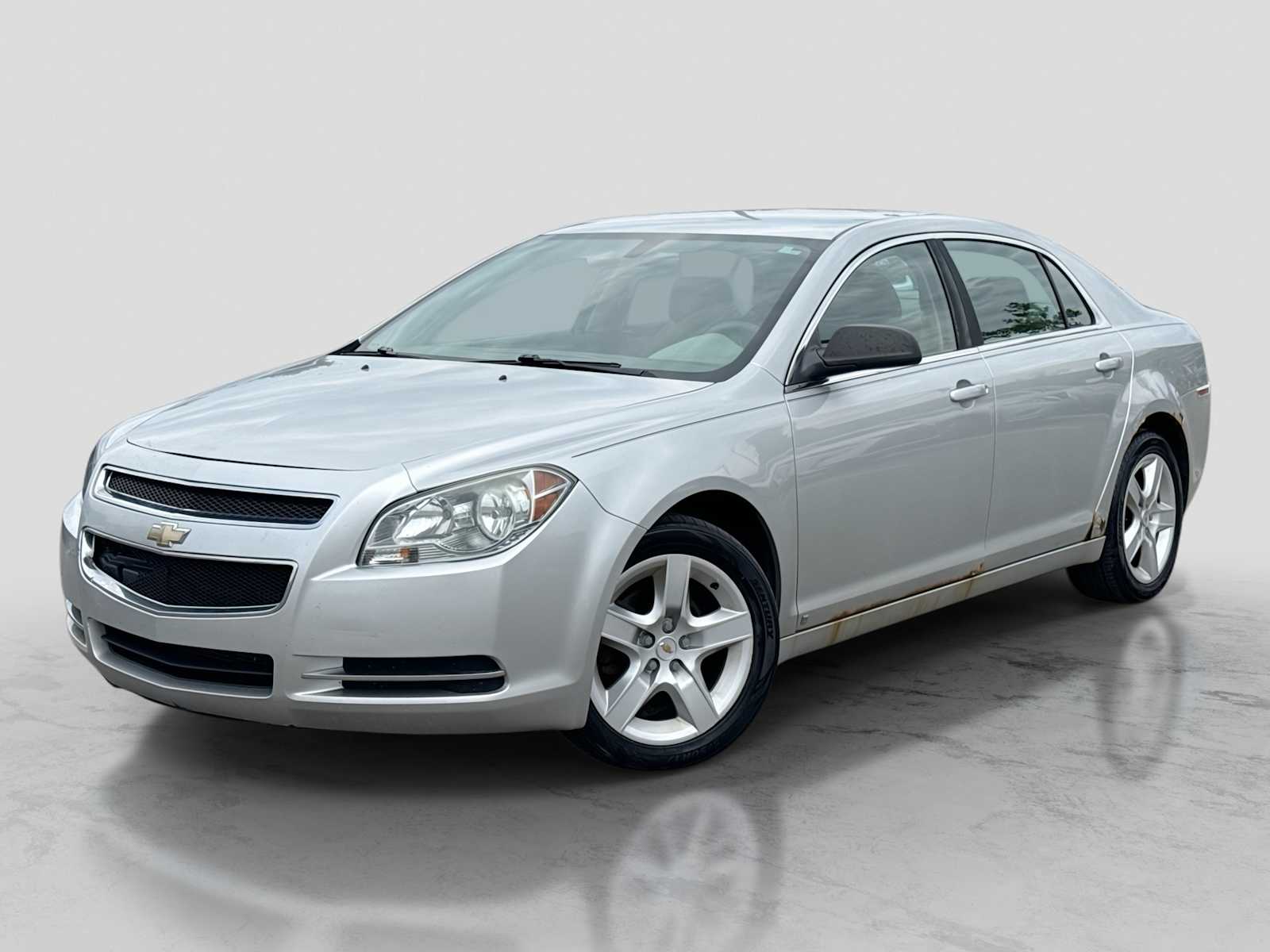 Silver Ice Metallic 2009 Chevrolet Malibu Sedan Front-Wheel Drive 4-Speed Automatic