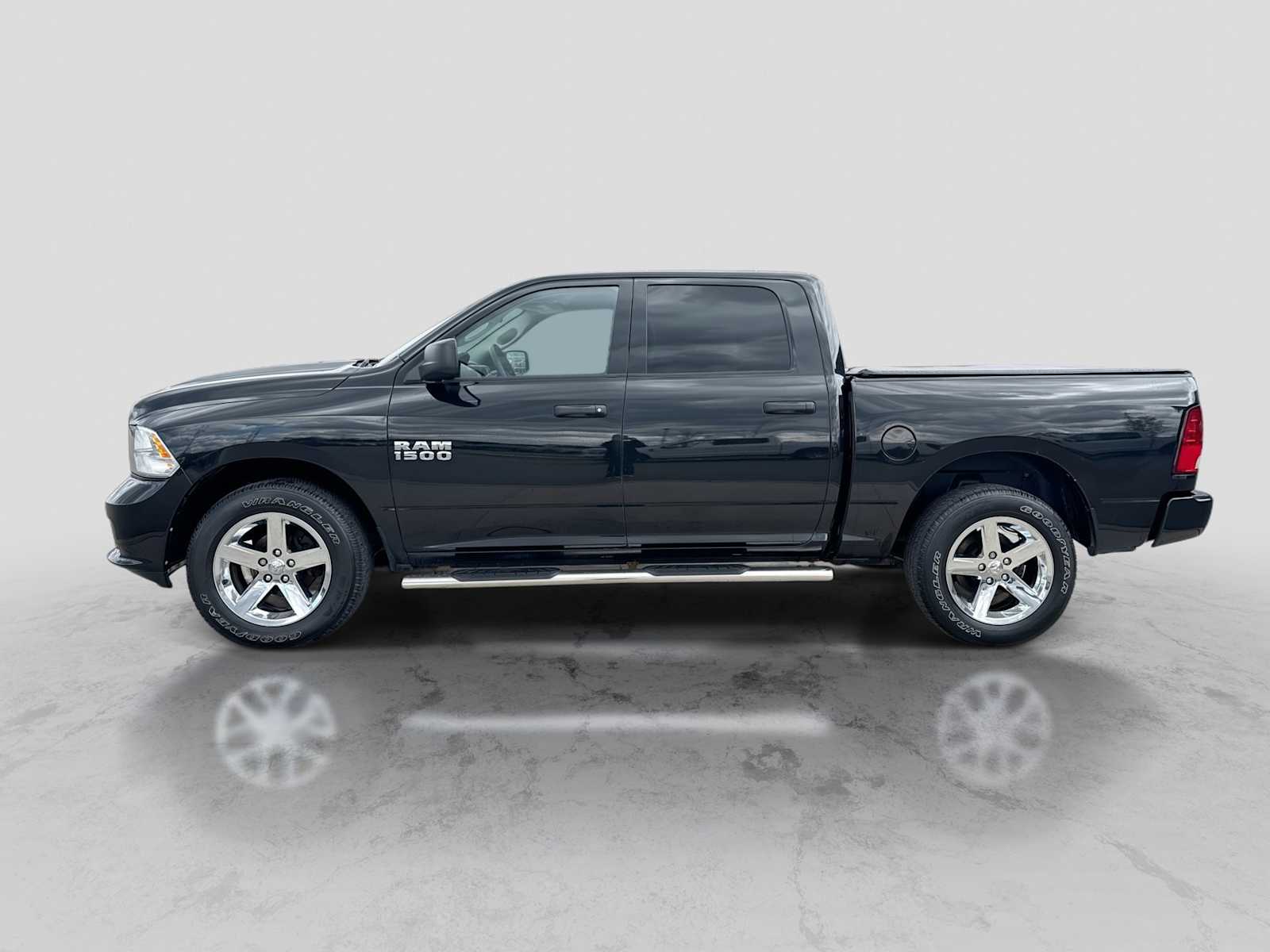 View vehicle photo 3