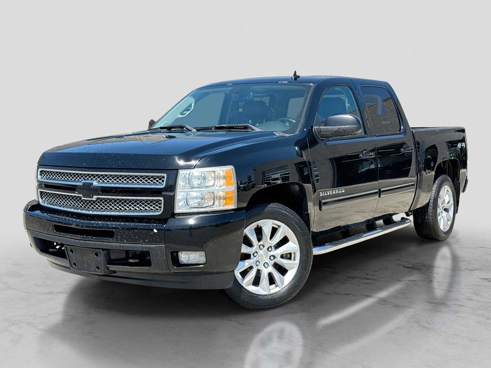 Black 2013 Chevrolet Silverado 1500 Pickup Truck Four-Wheel Drive 6-Speed Automatic