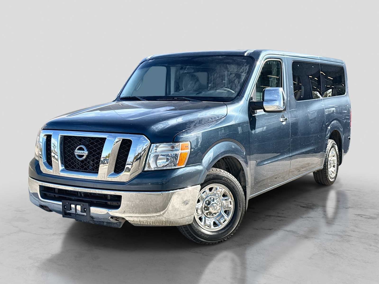 2014 Nissan NV Passenger 3500 HD SV V6