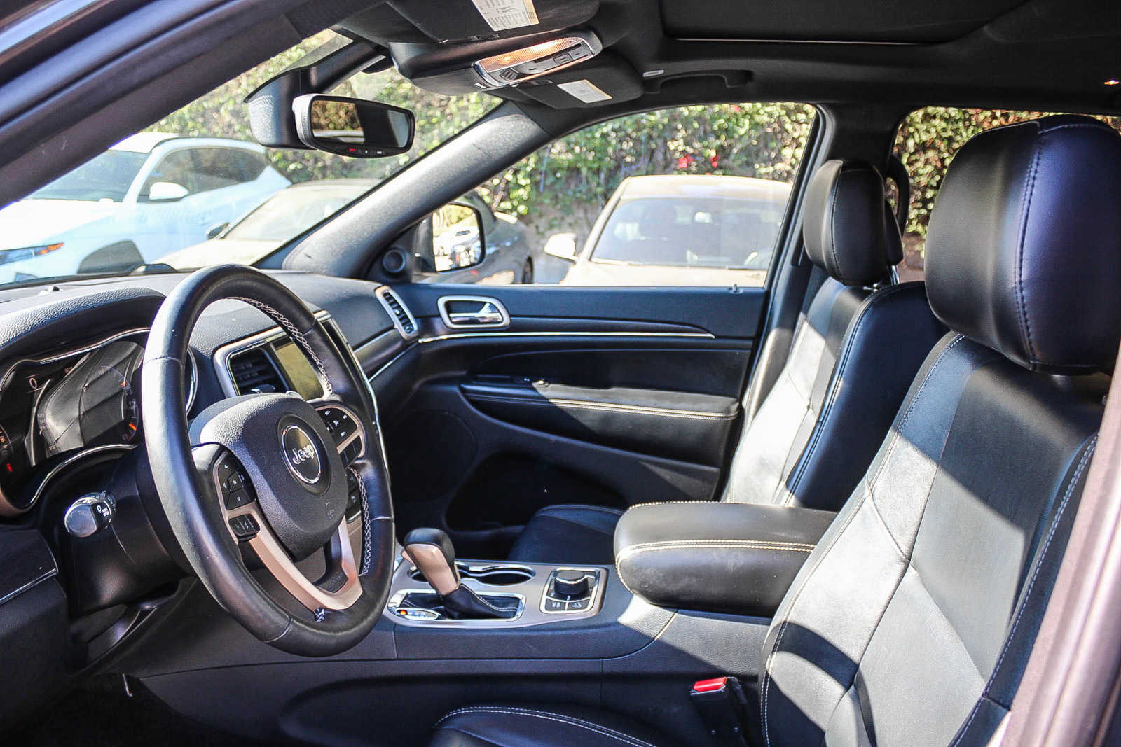 2017 Jeep Grand Cherokee Limited 17