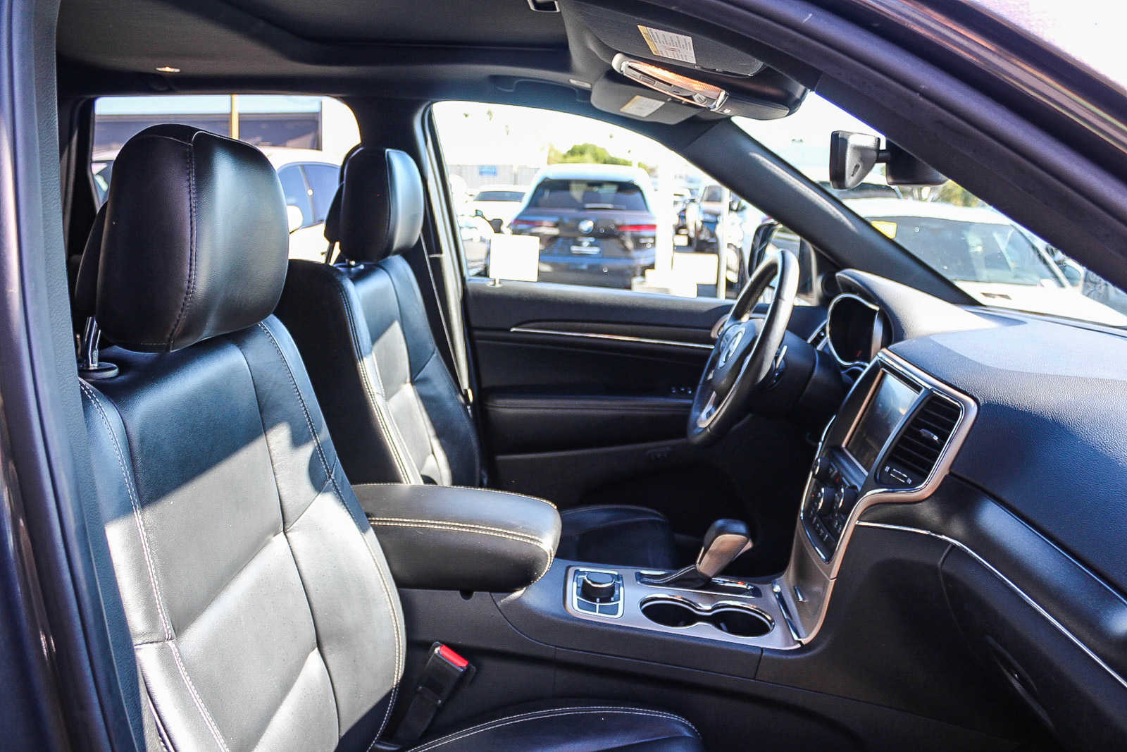 2017 Jeep Grand Cherokee Limited 16