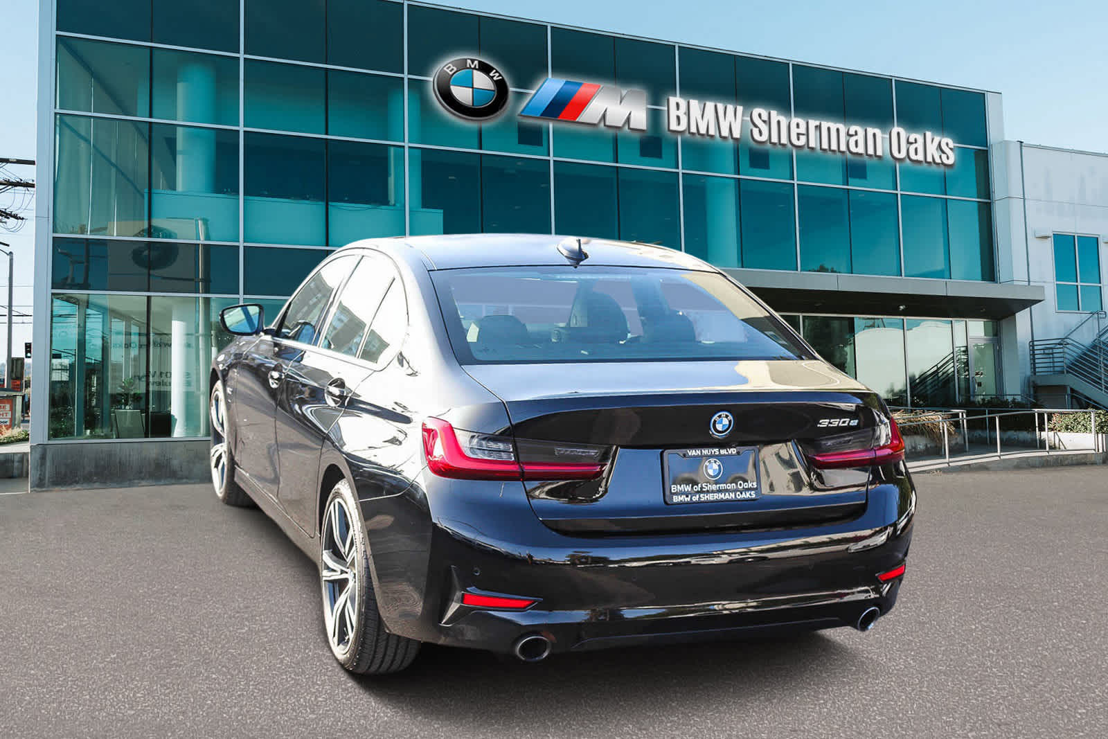 2022 BMW 3 Series 330e 6