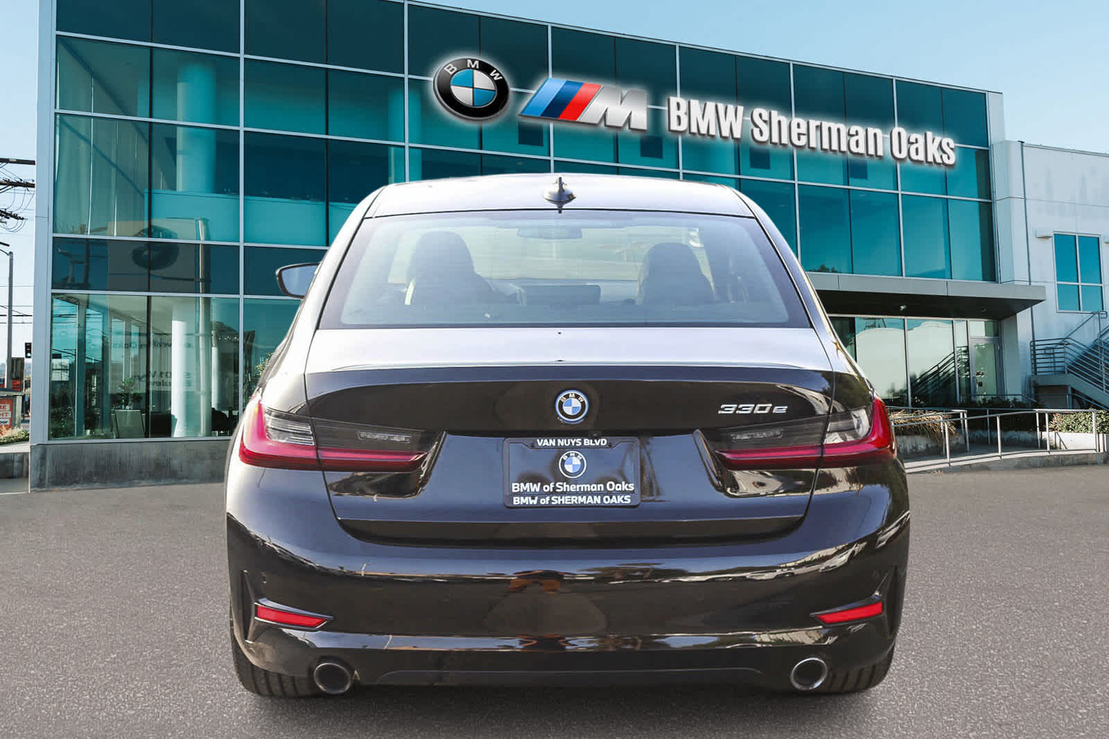 2022 BMW 3 Series 330e 5