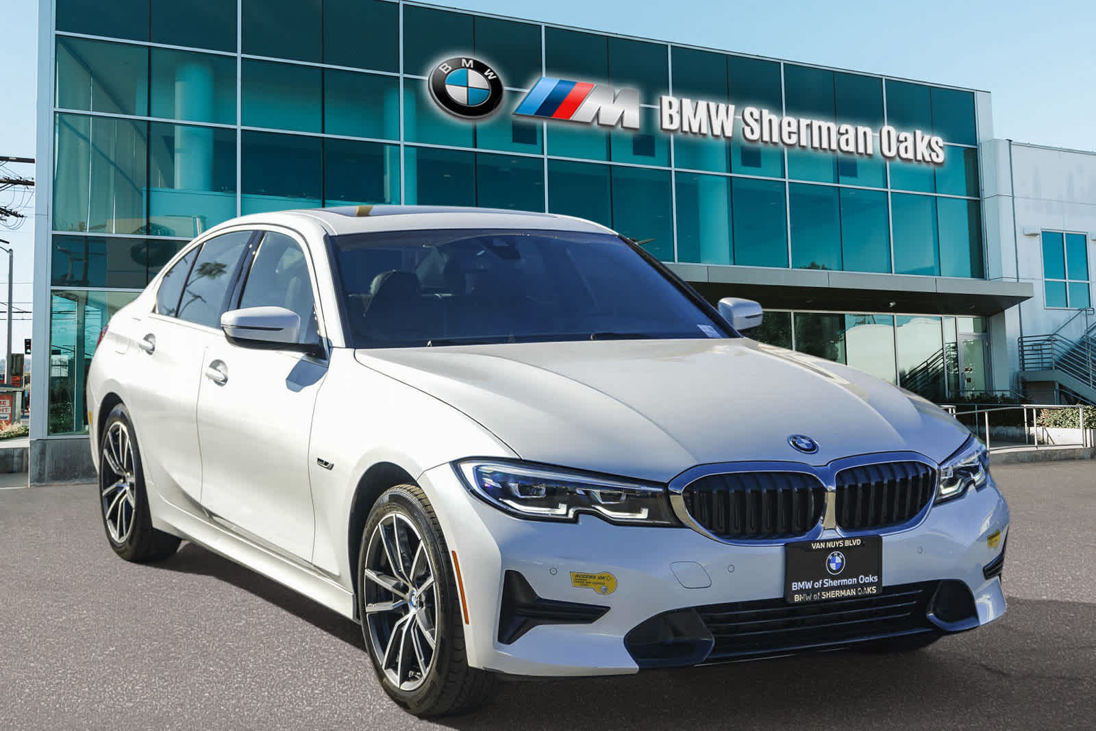 2022 BMW 3 Series 330e 3