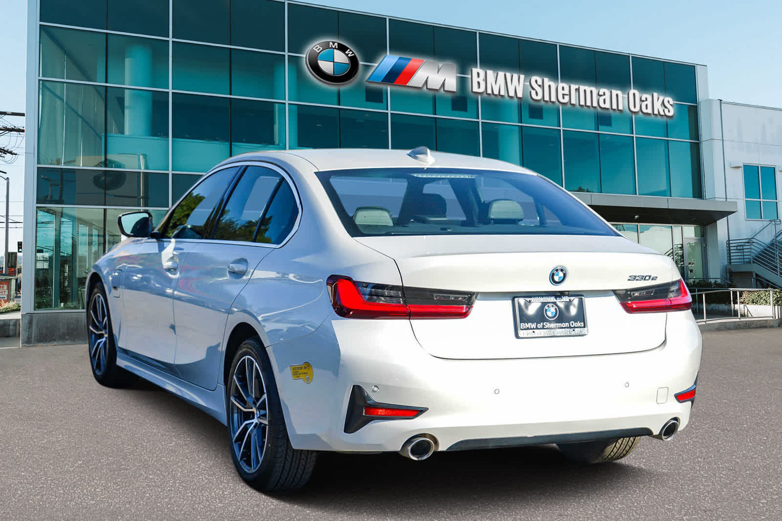 2022 BMW 3 Series 330e 6