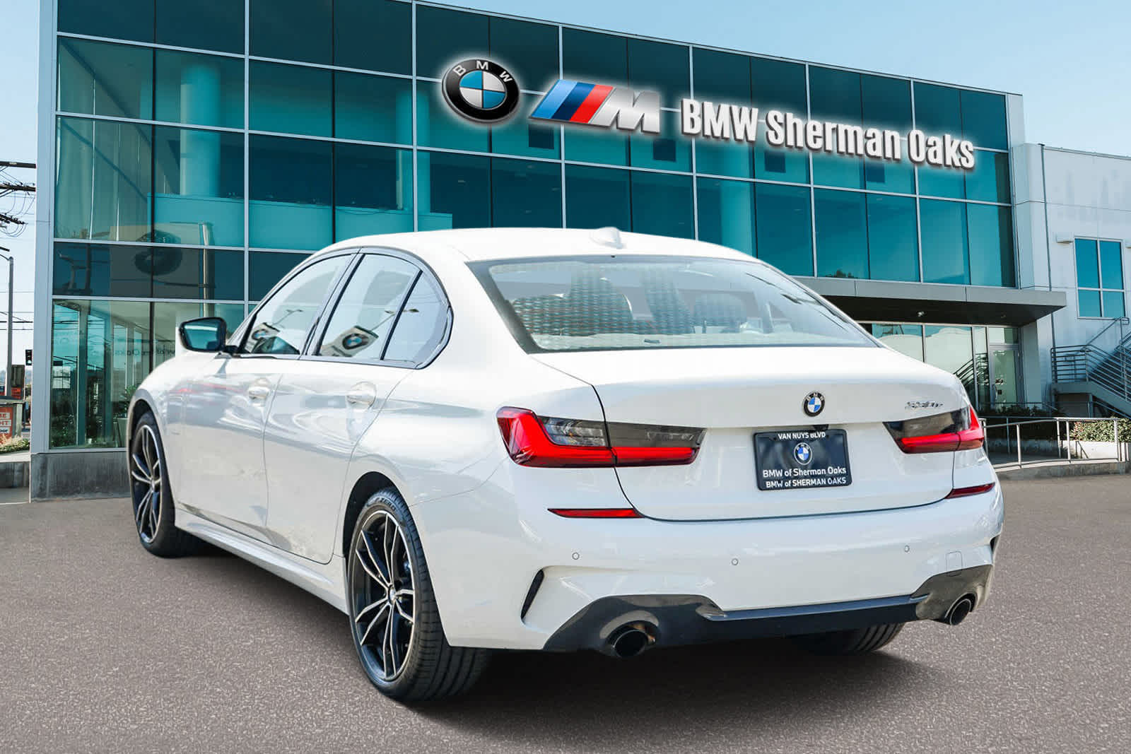 2021 BMW 3 Series 330e 6