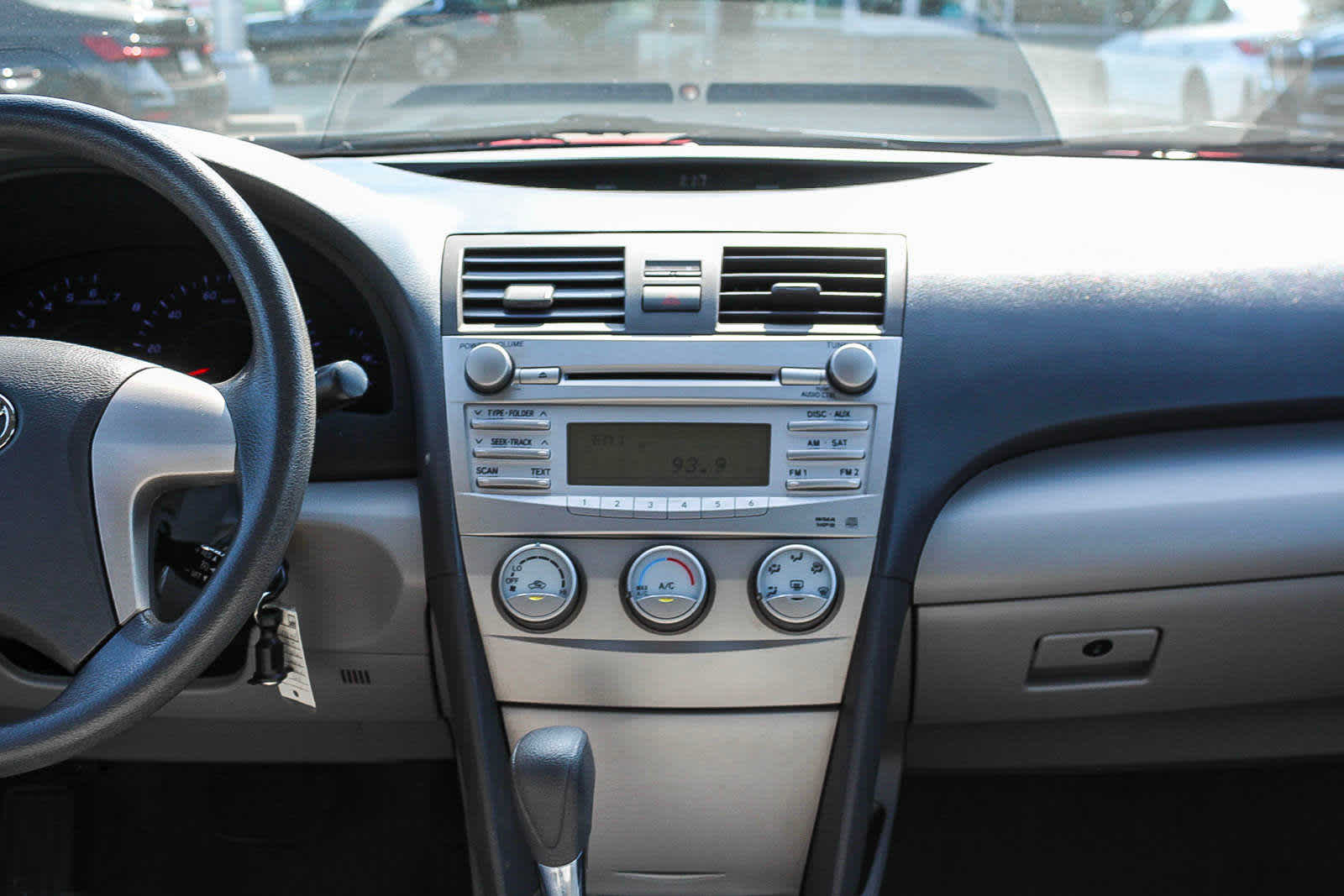 2010 Toyota Camry LE 13