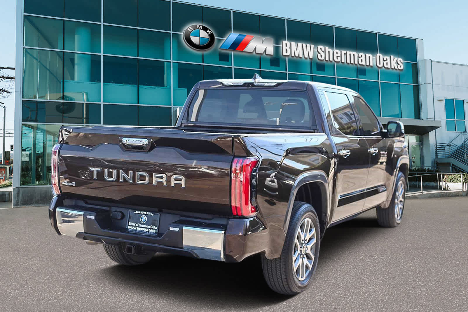 2022 Toyota Tundra 1794 Edition CrewMax 5.5 Bed 4