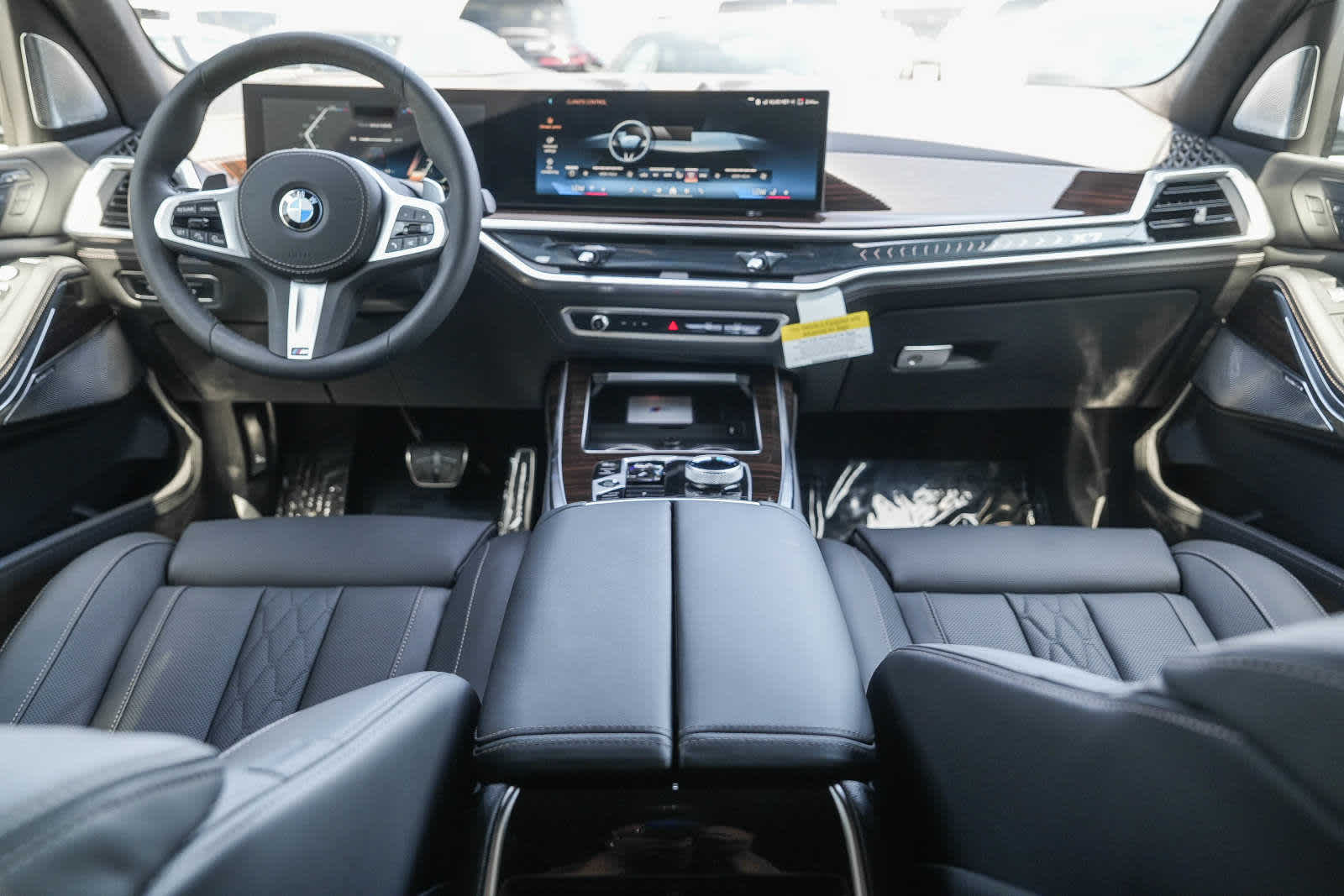 2025 BMW X7 xDrive40i 12