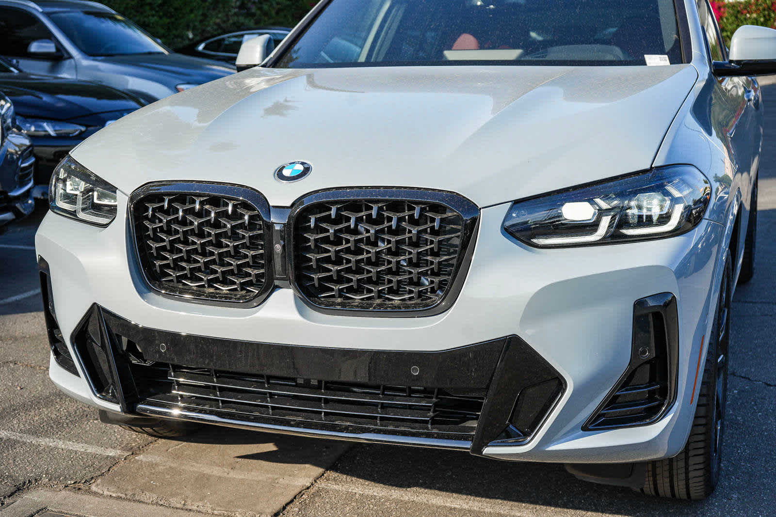 2025 BMW X4 xDrive30i 8