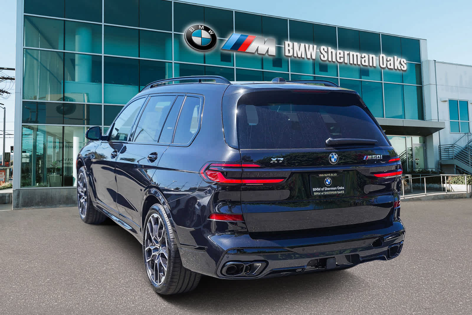 2025 BMW X7 M60i 6