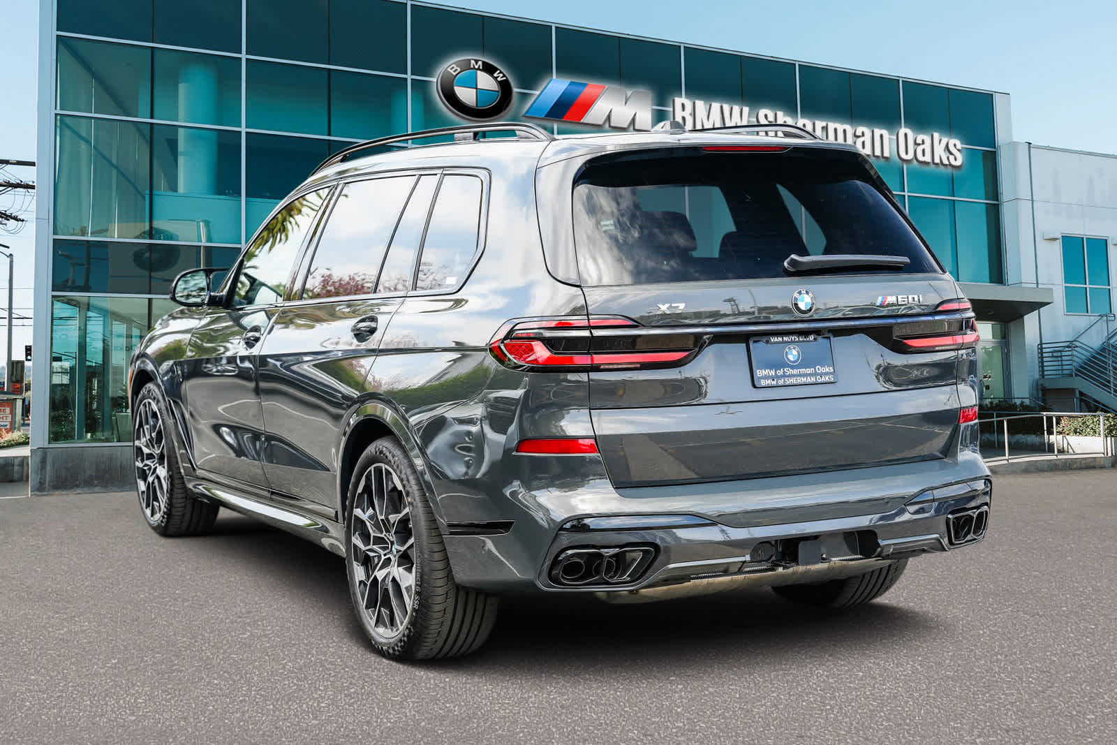 2025 BMW X7 M60i 6