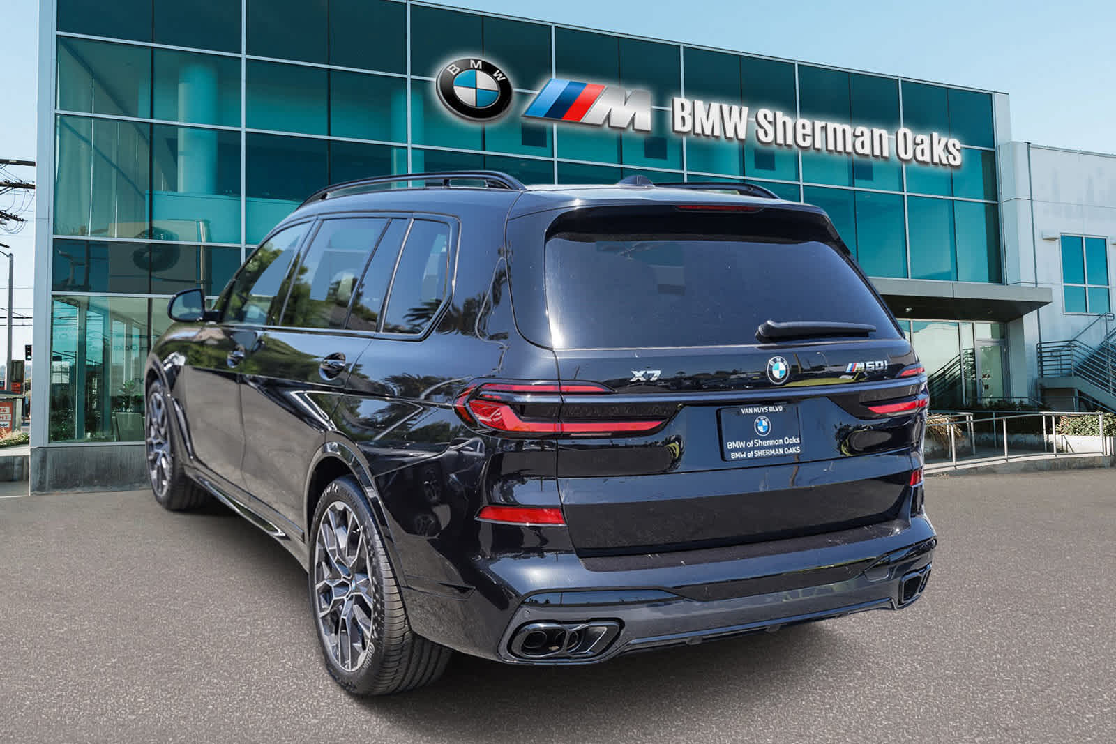 2025 BMW X7 M60i 6